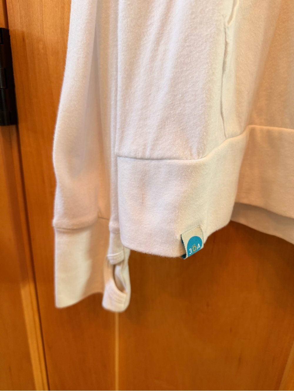 30A - be the sunshine ☀️ White Long Sleeve Hoodie Top with Yellow Sun Graphic - Picture 2 of 5